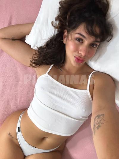 Sofia  en Miraflores · soy mariana una chica muy caliente dispuesta hacerlos muy feliz y divertido su rato