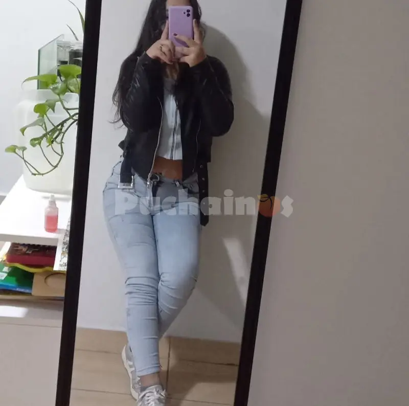 Camila , kinesiólogas en Huancayo · Descubre el Encanto de una Joven Peruana