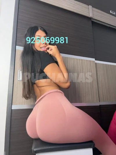Karina, escorts en Arequipa · Descubre el Encanto de Una Experiencia Única con Una Joven Peruana